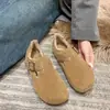 Sapatos estilo Birkenstock femininos de sola grossa e forrados com fleece, novos mocassins retrô 2026, sapatilhas Birkenstock, sapatos de inverno peludos, sapatos quentes de algodão