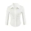 Camisa Blanca Plisada de Inspiración Puramente de Diseño, de Botón Único, Dobladillo Curvo, Manga Tres Cuartos, Top Elegante de Verano Ajustado a la Cintura