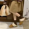 Pantuflas peludas de moda para mujer, diseñadas para usar en exteriores, nueva colección otoño/invierno 2026, estilo slip-on, diseño retro, suela gruesa y zapatos de algodón con forro de felpa