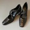 Zapatos de tacón grueso estilo retro francés de piel de cordero súper suave para mujer con tira cruzada y puntera cuadrada Mary Janes Tacones altos elegantes adelgazantes para mujer