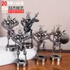 Arte de Hierro Estilo Europeo Serie Guerrero Metálico Portalápices Sosteniendo Varios Instrumentos Musicales Decoración Creativa para el Hogar Manualidades Hecho de Hierro