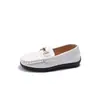 Zapatos Infantiles 2026 Otoño Nuevo Estilo Coreano Modernos Retro Zapatos Pequeños de Cuero Mocasines Slip-On para Niños Zapatos para Niños