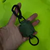 Portatarjetas Doble Transparente Vertical Transfronterizo Negro Resistente Llavero para Montañismo al Aire Libre Hebilla Colgante Artefacto de Pesca