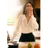 Camisa Novedosa con Escote en V Chic Estilo Francés para Mujer, Colección Primavera 2025, Top Blanco de Gama Alta, Blusa Elegante