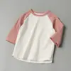 Camiseta de Algodón Puro para Niños con Mangas Tres Cuartos, Top de Algodón con Cuello Redondo y Mangas Raglán para Niños y Niñas, Broche en el Hombro para Niños, Estilo Primavera y Otoño