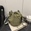 Bolsa de Cubo Biselada con Cordón Nuevo Casual Simple Combinable Bolso de Hombro para Viajero Moda Nicho 2025 Bolso Cruzado Estilo Coreano