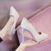 Salto alto 2022 primavera e outono novo salto fino pontudo raso strass sexy elegante sapatos únicos plataforma à prova d'água sapatos femininos elegantes
