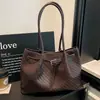 Cross2026 Bolso Tote Tejido Nuevo de Otoño para Mujer de Gran Capacidad con un Solo Hombro Bolso Simple de Moda para el Trabajo Bolso de Mano