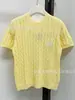 PO Camiseta de verano de manga corta para mujer, estilo nuevo, bordada, de alta gama, chic, ajustada, única, de punto de seda helada