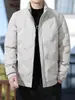 Chaqueta Ligera de Plumas para Hombre Otoño e Invierno Nueva Chaqueta de Plumas de Pato Blanco Chaqueta Casual Corta para Hombre Cuello Vertical