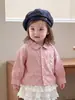 Conjunto Estilo Academia para Meninas Camisa Doce Listrada Calça Saia Falsa Conjunto de Duas Peças Roupas Estilosas de Outono para Meninas