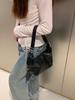 Tendência de Moda 2026 Bolsa Preta e Branca de Couro PU para Axila Feminina, Bolsa de Ombro Único de Cor Sólida Estilo Hong Kong Retro de Grande Capacidade para Mulheres