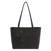 Bolsa de Commuter Grande Capacidad Nueva Otoño/Invierno 2026 para Mujer, Bolso de Hombro Único de Moda Tendencia, Bolsa Tote Versátil para Estudiantes Universitarios