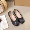 Sapatos de Salto Baixo Femininos Estilo Ballet Estrela Laço de Borboleta 2026 Novo Estilo Sola Macia Cabedal Macio Pés Não Cansados Sapatos Mary Jane