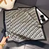 Bufanda de seda a rayas de primavera y verano, nueva moda, bufanda de satén de seda artificial, bufanda cuadrada de seda morera de 70 cm, chal protector solar, venta al por mayor