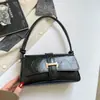 Bolso pequeño cuadrado retro versátil de estilo francés minimalista 2026, bolso cruzado elegante y de alta calidad