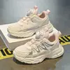 Tênis Dad Shoes para Meninas Calçados Infantis com Botão Superfície de Couro Tênis de Corrida Rosa Calçados Esportivos para Crianças de Meia-Idade e Grandes Sapatos de Algodão Antiderrapantes com Plus Veludo