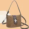 Bolsa de Mão Versátil Casual com Fecho de Cadeado Texturizado, Nova Moda Outono 2026, para Viagens Internacionais, Trabalho e Ombro/Transversal