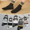 Novas Meias Coloridas de Algodão em Estoque para Vendedores Ambulantes, Meias Unisex de Cano Médio, Meias Curtas para Homens e Mulheres, Barato no Atacado Direto do Fabricante