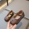 Sapatos de Couro para Meninas 2026 Nova Coleção Primavera e Outono Sapatos de Princesa Infantis Bico Baixo Sapatilhas para Meninas Pequenas Sola Macia Versátil Sapatos Infantis
