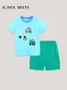 26 Conjuntos Nuevos de Verano para Niños, Estilo Europeo y Americano, Conjunto de Dos Piezas de Manga Corta para Niños Pequeños, Conjunto de Camiseta para Niños con Bordado de Coche