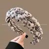 Faixa de Cabeça Outono e Inverno para Mulheres, Faixa de Cabeça de Aba Larga para Lavar o Rosto, Coque de Cabelo Retrô com Topo Alto, Acessório de Cabeça de Luxo Acessível para Uso Externo