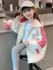Ropa exterior de otoño para niñas 2026 nueva elegante estilo coreano para niños primavera y otoño con capucha de dibujos animados bloques de color chaqueta top