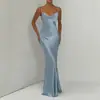 Moda europea y americana Vestido de noche de seda francesa para mujer con tirantes finos, escote Bardot, entallado a la cintura, espalda descubierta, vestido sexy al por mayor