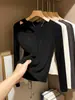 Camiseta de manga larga con huecos en la clavícula para mujer, elástica, adelgazante, nicho, minimalista, color liso, otoño, estilo 'hot girl', top corto