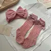 Conjunto de Faixa de Cabelo e Meias para Bebê Meninas, Laço Grande Fofo, Meias com Tela de Proteção para Fontanela de Recém-Nascido, Meias Acima do Joelho