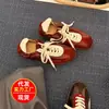 2026 Novo Outono Sensação de Cera de Óleo Respirável Cadarço Solado Macio Salto Oculto 5cm Sapatos de Treino Alemães Sapatos Casuais da Moda Sapatos Femininos