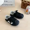 2026 Nuevos Zapatos Deportivos de Entrenamiento Alemanes para Niños y Niñas, Zapatos para Correr con Suela Suave Antigolpes, Zapatos de Tabla con Punta de Concha Estampado de Leopardo Retro
