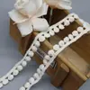Encaje de hilo de algodón color marfil con cuentas y pequeños pompones, escote para ropa de niños, ropa de bebé, accesorios de ropa hechos a mano para DIY