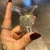 Hogar Sala de Estar Copa Rey Tres Patas Vidrio Taza de Té Alto Valor Lujo Ligero Copa de Licor Venta Caliente Transfronteriza Venta Directa de Fábrica