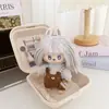 Conjunto de ropa para muñeca Labubu barbería retro, compatible con la 1ª, 2ª y 3ª generación de Labubu, incluye ropa universal, saco de dormir, impermeable y atuendos de repuesto