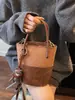 Bolso de Mano Pequeño Cubo Nuevo Estilo Retro 2025 con Bloques de Color para Mujer, Bolso Versátil de Moda para Teléfono para el Trabajo y los Viajes Diarios, Bolso de Hombro