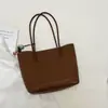 Bolsa de ombro grande para o dia a dia, novo modelo de verão 2026, bolsa tote casual com padrão trançado de alta aparência, para ombro e axila, moderna
