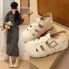 Sapatos de Cabeça de Porco Vazados Super Populares de Alta Qualidade Sandálias Romanas Simples Femininas 2026 Novo Verão Sandálias Birkenstock Femininas