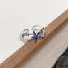 Anillo Azul Encantador Zircón Azul Océano Anillo Abierto de Lujo Ligero de Nicho con un Toque Único de Alta Gama, Anillo de Dedo Índice con Piedra Preciosa para Mujer