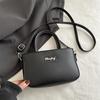 2024 Invierno Nuevo Estilo Coreano Simple Bolso de Hombro Cruzado Distintivo Hermoso Bolso de Mujer Diseño Nicho Portátil Pequeño Bolso Cuadrado