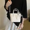 Yuezi 2026 Verão Nova Exquisite Casual Pequena Bolsa Feminina Bolsa Transversal Moda Estilosa Bolsa de Mão Bolsa Saco