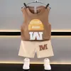 2026 Nuevo Estilo de Verano Conjunto de Chaleco sin Mangas Estilo Coreano para Niños Niños, Conjunto de Dos Piezas de Pantalones Cortos con Estampado de Letras de Algodón Moderno