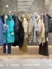 Jaqueta de Penas Liquidação Roupas Femininas Atacado Desconto de Marca Alta Qualidade Grande Marca Treze Fileiras Última Liquidação Liquidação de Roupas Femininas