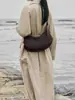 Bolso hobo de media luna de piel de becerro de curtición vegetal teñido al agua, modelo nuevo 2026 para mujer, adecuado para ir al trabajo, se puede usar como bolso de mano, bolso de hombro o bolso cruzado.