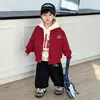 Conjunto de Três Peças de Uniforme de Beisebol para Meninos Primavera e Outono 2026 Novo Estilo de Primavera Jaqueta para Bebê Conjunto de Moletom Moderno e Estiloso para Crianças