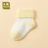 Calcetines de Algodón Grueso Cálidos Absorbentes de Sudor Lindos Puño Suelto Longitud Media para Bebé Recién Nacido Otoño/Invierno Venta al por Mayor Personalizada