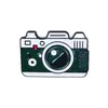 Broche Metálico Formato de Câmera Desenho Animado Câmera Polaroid Retrô Criativa Acessórios para Casaco Mochila Insígnia Atacado