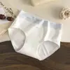 Novas Calcinhas Triângulo Femininas de Algodão Puro Cintura Média Estilo Japonês para Primavera e Verão, Calcinhas Confortáveis Antibacterianas de Algodão Integral Grau 10A para Meninas com Entrepernas Estendida