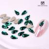Nuevo Arte de Uñas Esmeralda Formas Fondo Plano Diamante Verde Oscuro Arte de Uñas Fondo Dorado Diamante Joyería Arte de Uñas Pedrería para Uñas