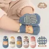 Meias de Bebê Primavera e Outono Algodão Penteado Desenho Animado Antiderrapantes à Prova de Frio Meias para Chão de Criança Pequena de Interior Educação Infantil Meias para Crianças
